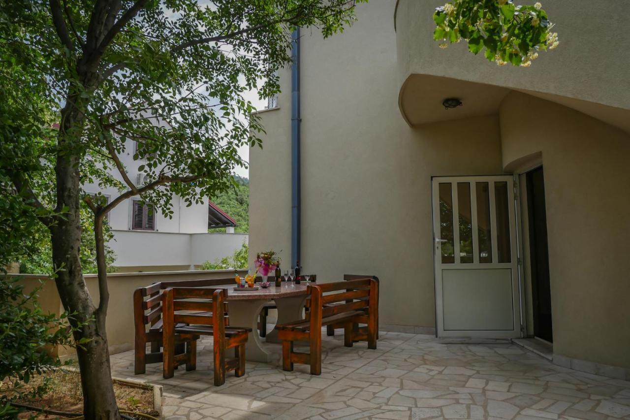 Apartmani Ivana Свети Юрай Екстериор снимка
